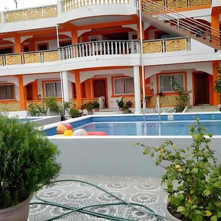 Palm Grove Saud Holiday Complex Hotel Pagudpud Exterior foto